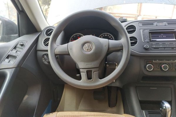 Volkswagen Tiguan 2015, 46100 км, за 7876 USD - фото 9