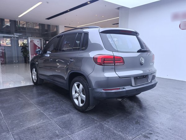 Volkswagen Tiguan L 2015, 134300 км, за 8255 USD
