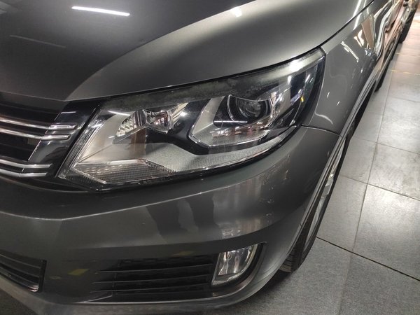 Volkswagen Tiguan L 2015, 134300 км, за 8255 USD