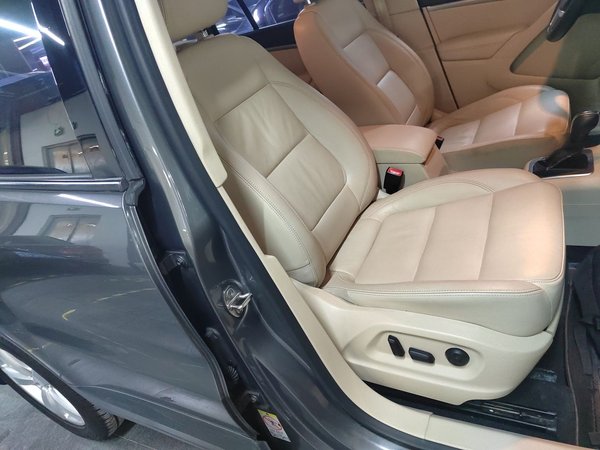 Volkswagen Tiguan L 2015, 134300 км, за 8255 USD - фото 22