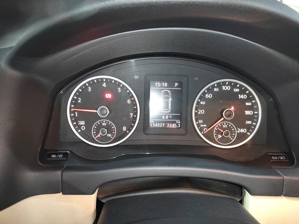 Volkswagen Tiguan L 2015, 134300 км, за 8255 USD - фото 13