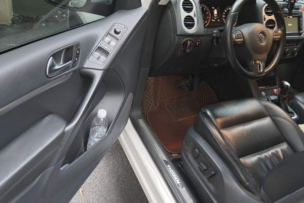 Volkswagen Tiguan 2015, 101199 км, за 7049 USD - фото 4