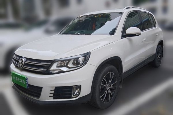 Volkswagen Tiguan · 2015 год