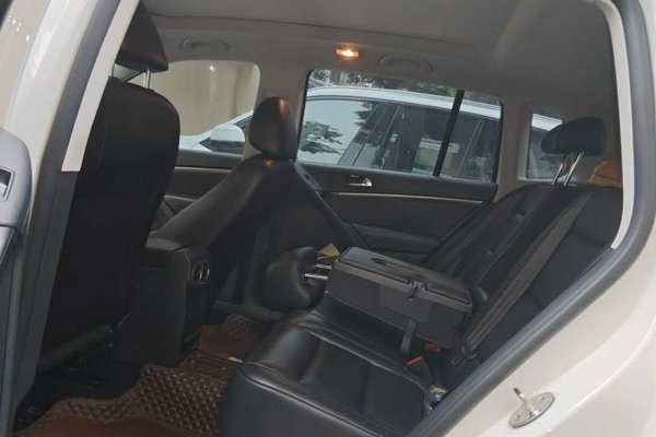 Volkswagen Tiguan 2015, 101199 км, за 7049 USD - фото 5