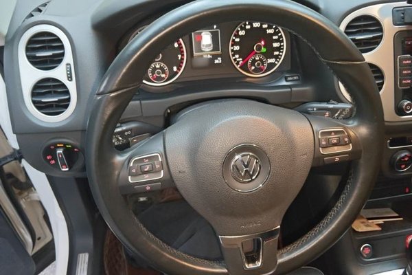 Volkswagen Tiguan 2015, 101199 км, за 7049 USD - фото 17