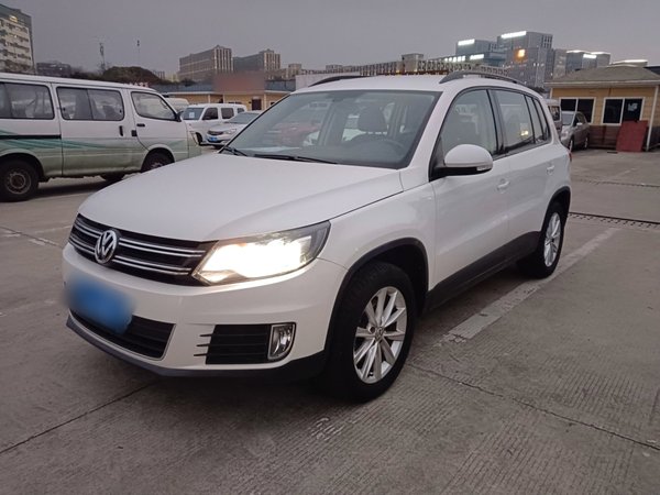 Volkswagen Tiguan L · 2015 год