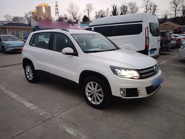 Volkswagen Tiguan L 2015, 104400 км, за 7819 USD
