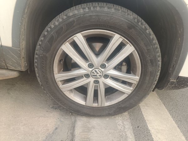 Volkswagen Tiguan 2015, 111400 км, за 5929 USD - фото 8