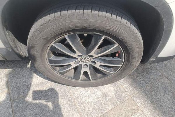 Volkswagen Tiguan 2015, 113100 км, за 6929 USD