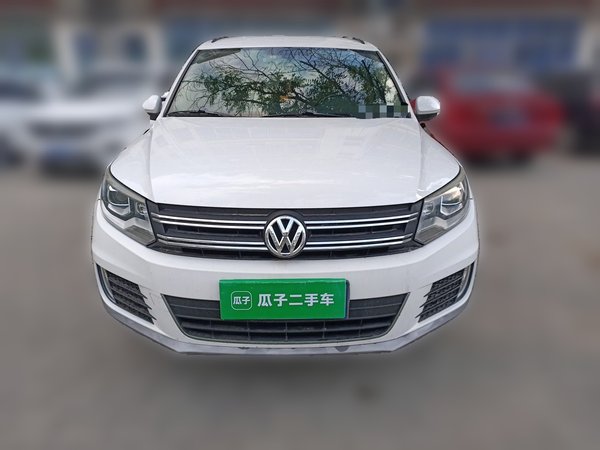 Volkswagen Tiguan 2015, 127200 км, за 5483 USD