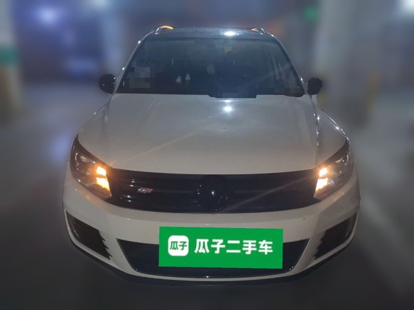 Volkswagen Tiguan L 2015, 127700 км, за 8222 USD