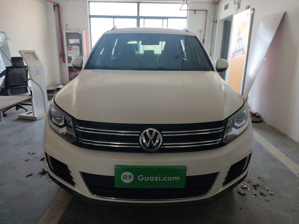 Volkswagen Tiguan L 2015 1.8TSI Automatic Two-Wheel Drive Comfort Edition, 2015 года