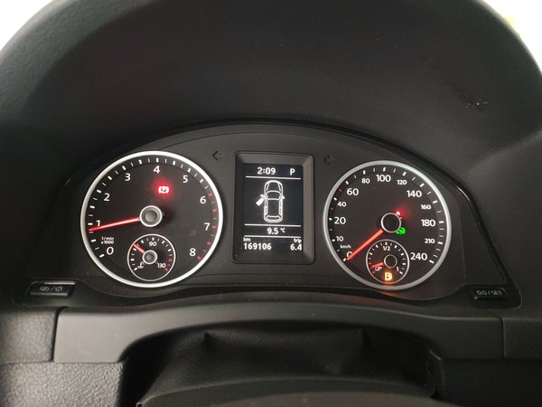 Volkswagen Tiguan L 2015, 169100 км, за 8103 USD - фото 13