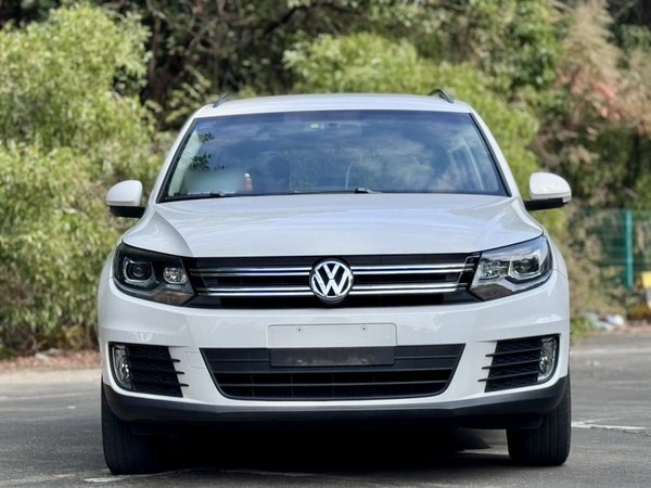 Volkswagen Tiguan L 2015, 181400 км, за 2306 USD