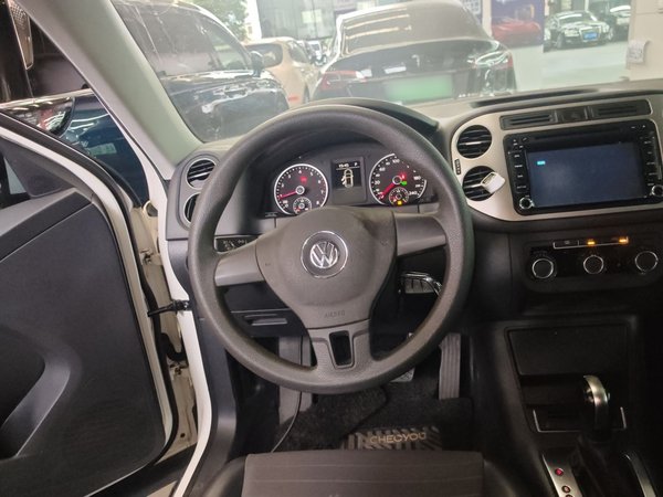 Volkswagen Tiguan L 2015, 181400 км, за 2306 USD - фото 12