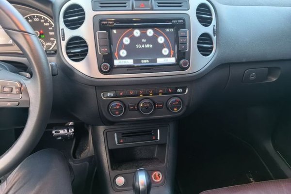 Volkswagen Tiguan 2015, 63300 км, за 8989 USD - фото 10