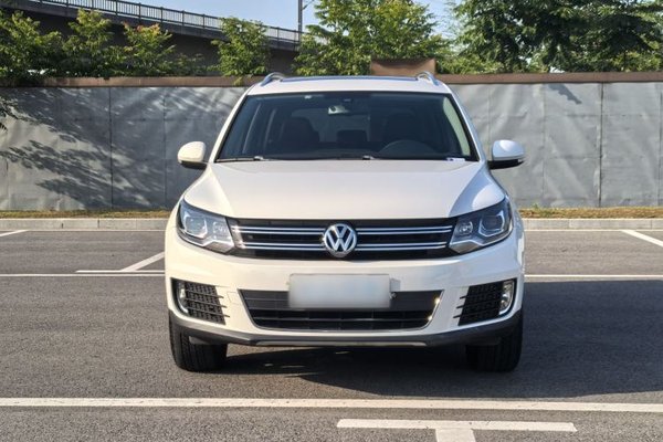 Volkswagen Tiguan 2015, 63300 км, за 8989 USD