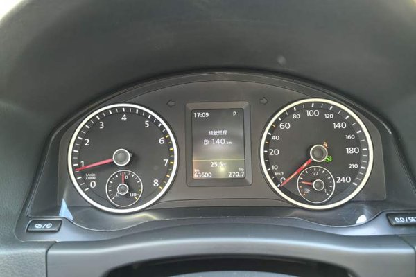 Volkswagen Tiguan 2015, 63300 км, за 8989 USD - фото 16