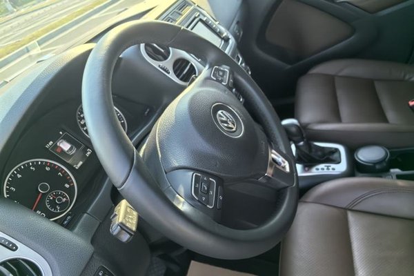Volkswagen Tiguan 2015, 63300 км, за 8989 USD - фото 17