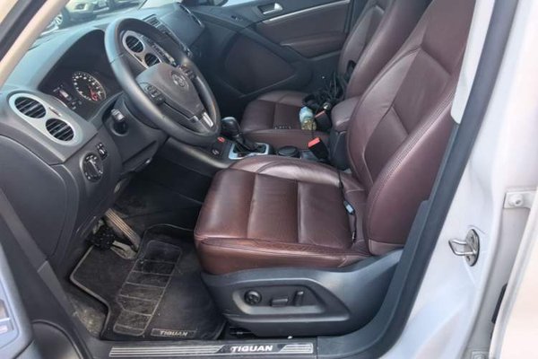 Volkswagen Tiguan 2015, 63300 км, за 8989 USD - фото 12