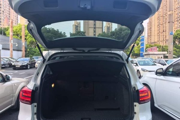 Volkswagen Tiguan 2015, 63300 км, за 8989 USD - фото 14