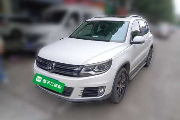 Volkswagen Tiguan · 2015 год