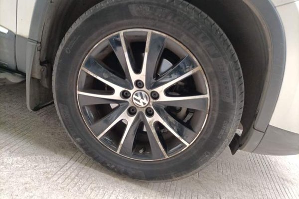 Volkswagen Tiguan 2015, 74800 км, за 6897 USD - фото 8
