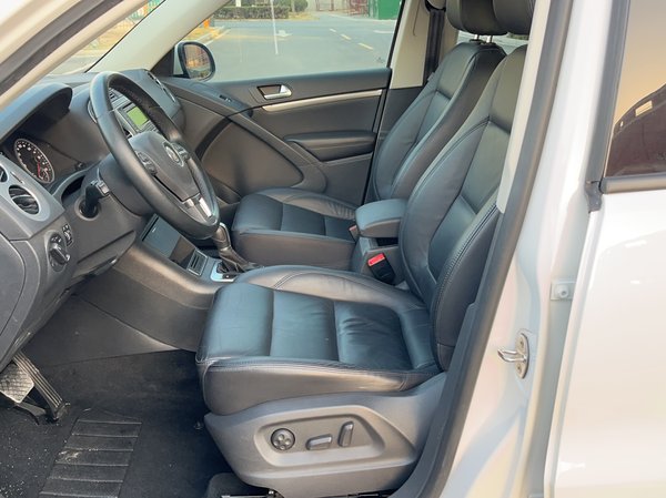 Volkswagen Tiguan L 2015, 90400 км, за 8110 USD - фото 14