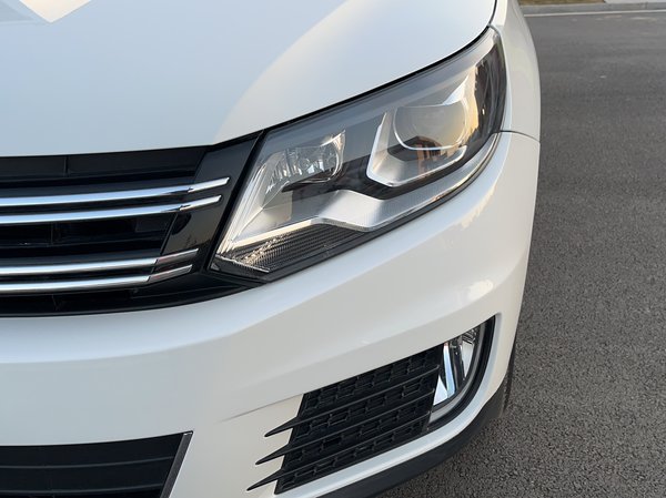 Volkswagen Tiguan L 2015, 90400 км, за 8110 USD