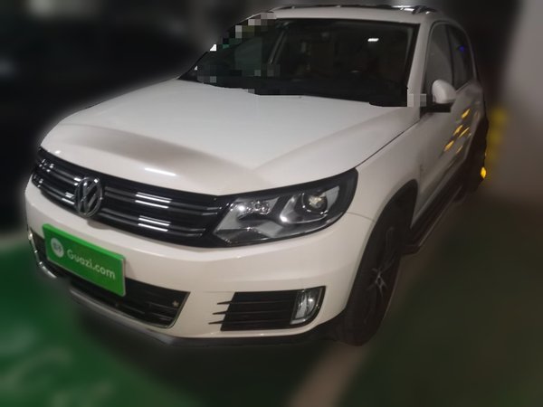 Volkswagen Tiguan · 2015 год