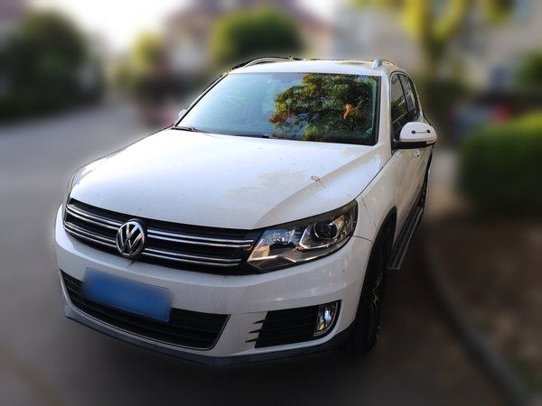 Volkswagen Tiguan · 2015 год
