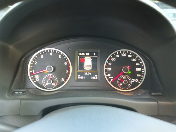 Volkswagen Tiguan 2015, 98200 км, за 5710 USD - фото 12
