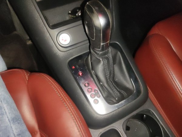Volkswagen Tiguan 2015, 138500 км, за 8563 USD - фото 6