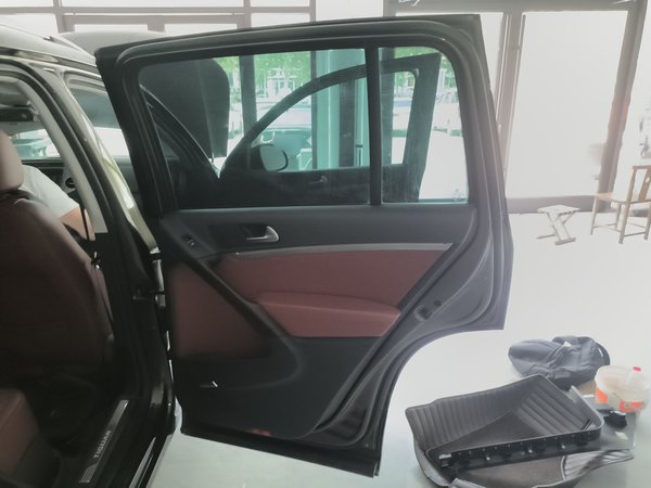 Volkswagen Tiguan 2015, 171100 км, за 7495 USD - фото 24