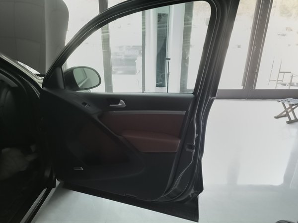 Volkswagen Tiguan 2015, 171100 км, за 7495 USD - фото 23