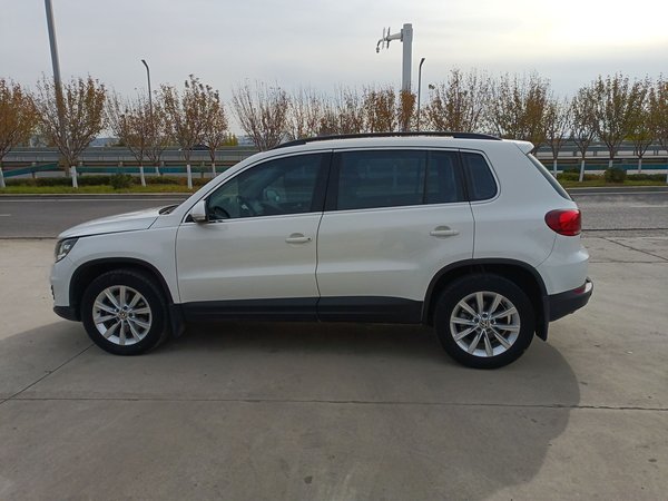 Volkswagen Tiguan 2016, 107800 км, за 8813 USD