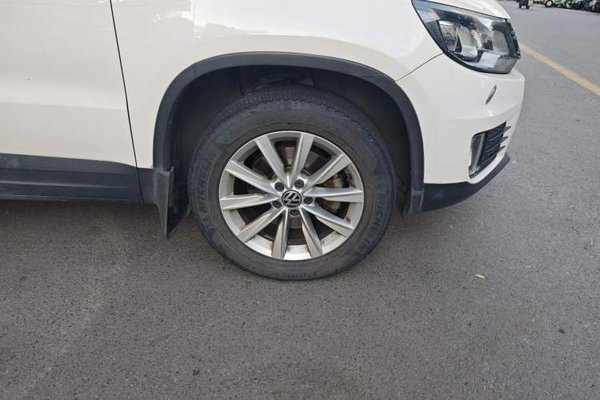 Volkswagen Tiguan 2016, 125800 км, за 7849 USD