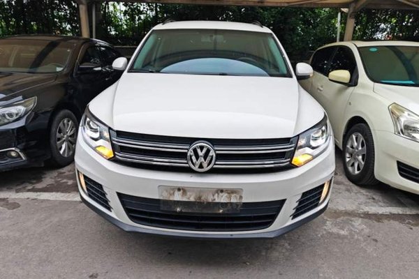 Volkswagen Tiguan 2016, 60800 км, за 10004 USD