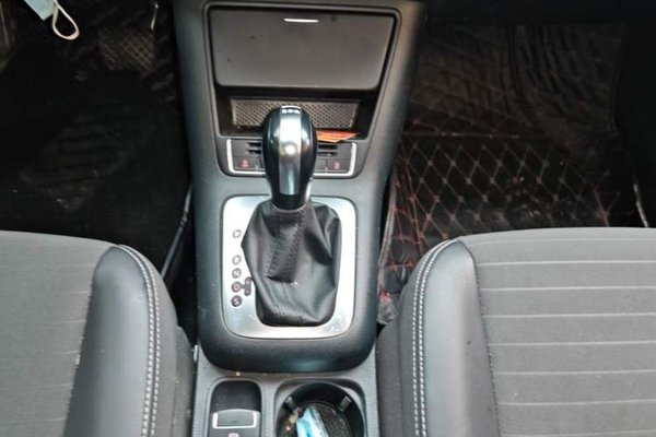 Volkswagen Tiguan 2016, 60800 км, за 10004 USD - фото 17
