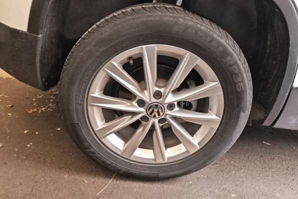 Volkswagen Tiguan 2016, 60800 км, за 10004 USD - фото 10