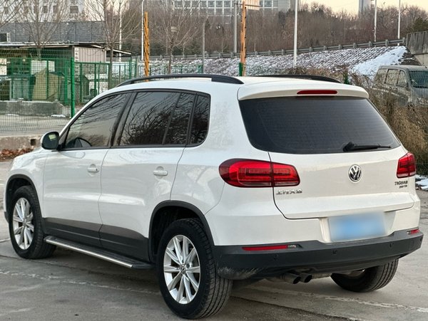 Volkswagen Tiguan 2016, 84100 км, за 8921 USD