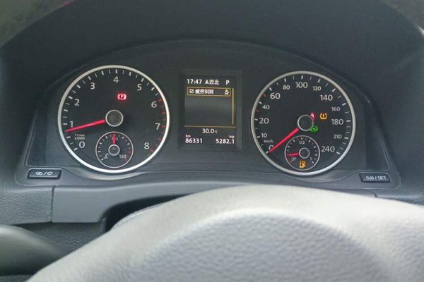 Volkswagen Tiguan 2016, 86300 км, за 8515 USD - фото 10
