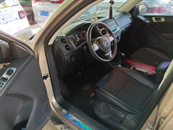 Volkswagen Tiguan L 2016, 156300 км, за 7524 USD - фото 19