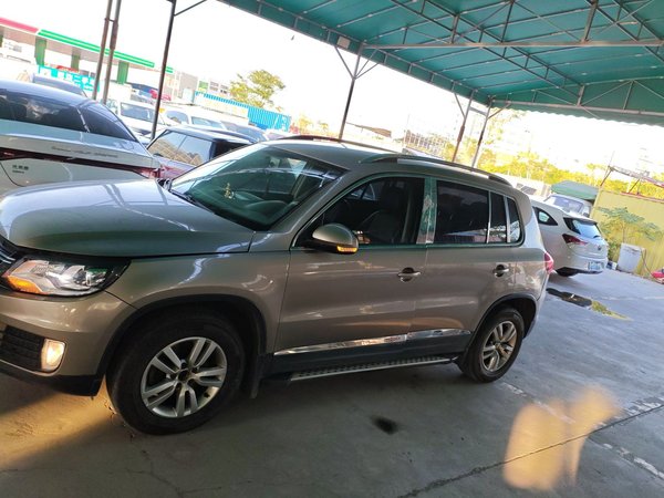 Volkswagen Tiguan L 2016, 156300 км, за 7524 USD