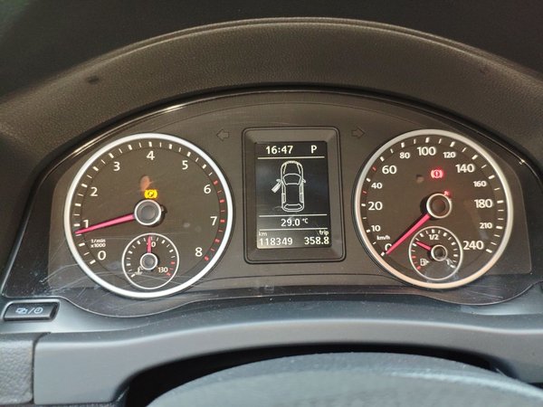 Volkswagen Tiguan 2016, 118300 км, за 5907 USD - фото 12