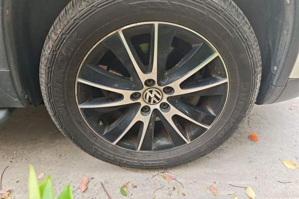Volkswagen Tiguan 2016, 137400 км, за 8232 USD