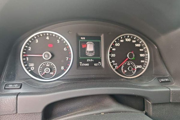 Volkswagen Tiguan 2016, 137400 км, за 8232 USD - фото 8