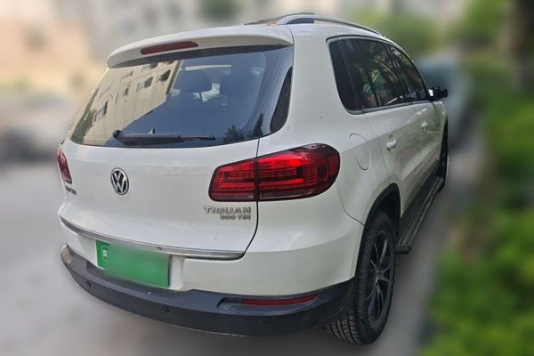 Volkswagen Tiguan 2016, 137400 км, за 8232 USD