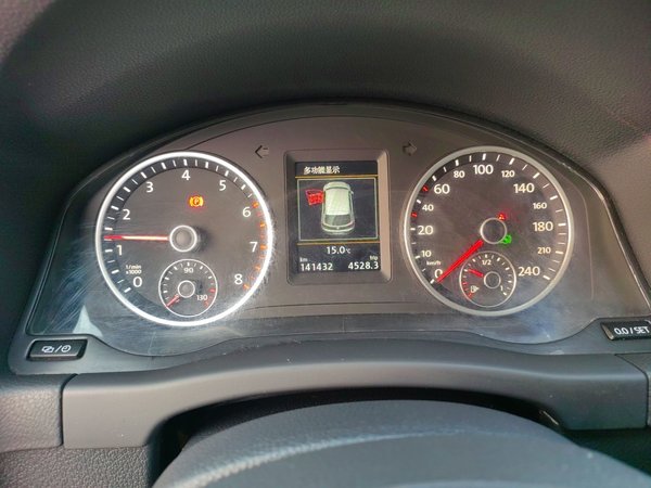 Volkswagen Tiguan L 2016, 141400 км, за 9063 USD - фото 14