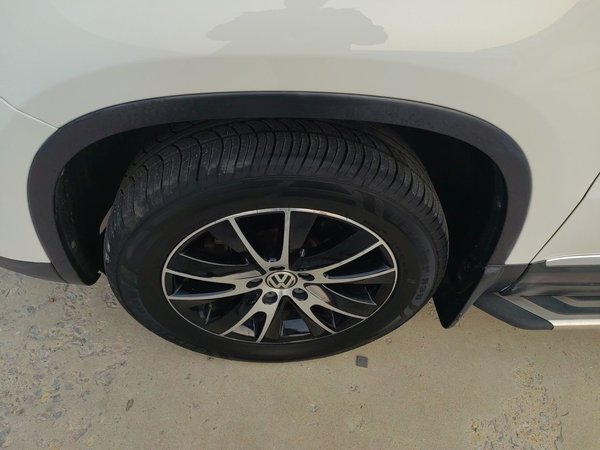 Volkswagen Tiguan L 2016, 141400 км, за 9063 USD - фото 5